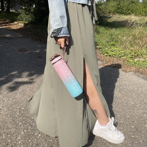 Sticla portabila de apa, Pai incorporat, Ergonomica, Gradata Motivational, Maner practic, Deschidere larga, 1L, Multicolor