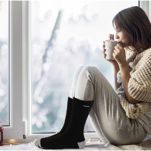 Sosete incalzite, Acumulatori Inclusi, Incarcator USB, Reglare a incalzirii in 3 trepte, 40 - 60 grade, Marime universala 36-44, Negre