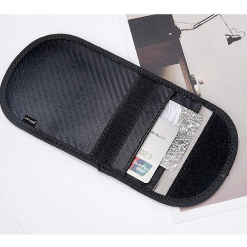 Set 2 husa protectie antifurt pentru chei si carduri, Cu carabiniera, Inchidere velcro, Neagra, Blocarea undelor radio 10 - 30 kHz, 9 x 13/ 8.5 x 13 cm